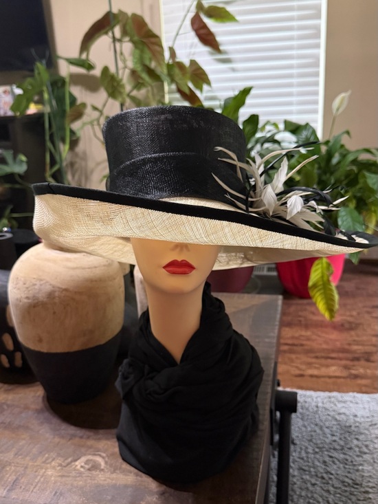 EUC Emma B’s Design Balfour Hats England Wide-Brim Two-Tone Hat main image 13